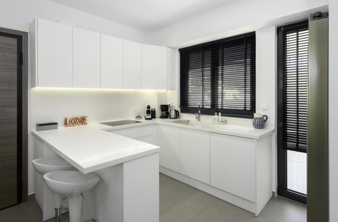 Stylish 2Br Flat With Stunning Views & Prv Parking Apartment Athens Exterior photo